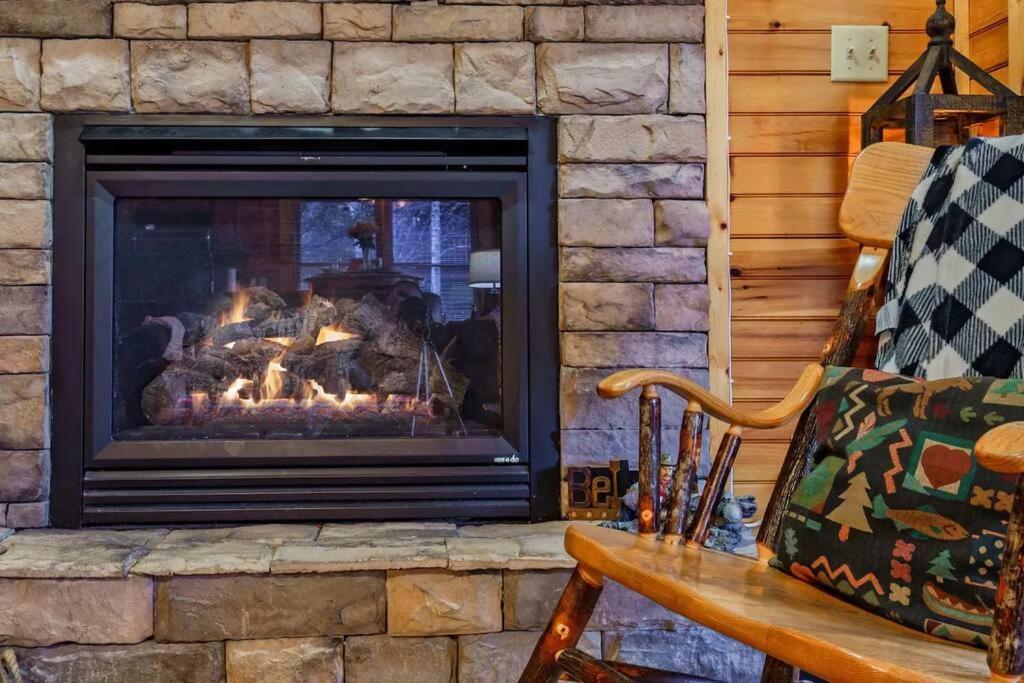 גטלינבורג Stunning Mountain Cabin W Hot Tub מראה חיצוני תמונה