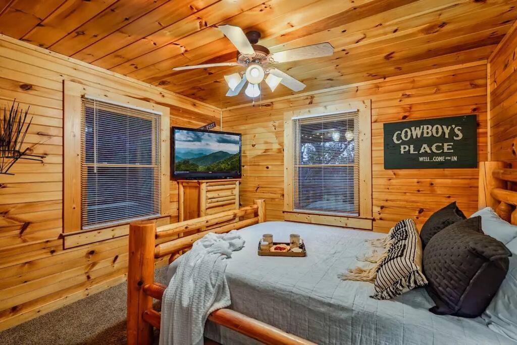 גטלינבורג Stunning Mountain Cabin W Hot Tub מראה חיצוני תמונה