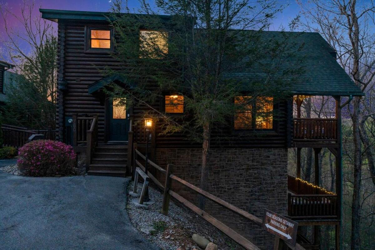 גטלינבורג Stunning Mountain Cabin W Hot Tub מראה חיצוני תמונה
