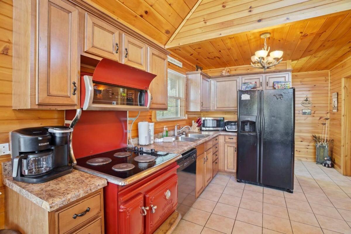 גטלינבורג Stunning Mountain Cabin W Hot Tub מראה חיצוני תמונה