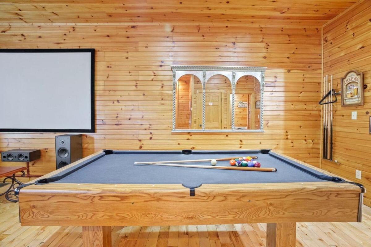 גטלינבורג Stunning Mountain Cabin W Hot Tub מראה חיצוני תמונה