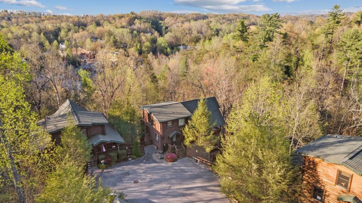 גטלינבורג Stunning Mountain Cabin W Hot Tub מראה חיצוני תמונה