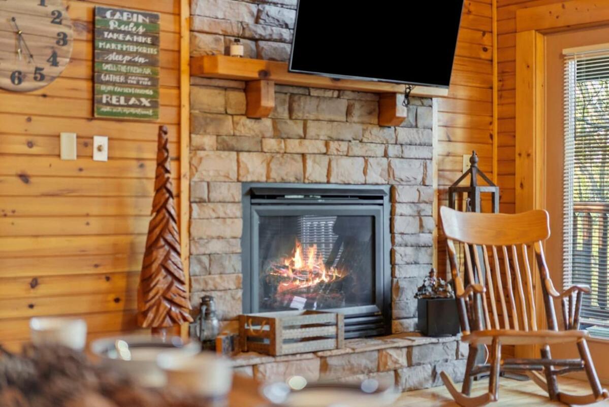 גטלינבורג Stunning Mountain Cabin W Hot Tub מראה חיצוני תמונה