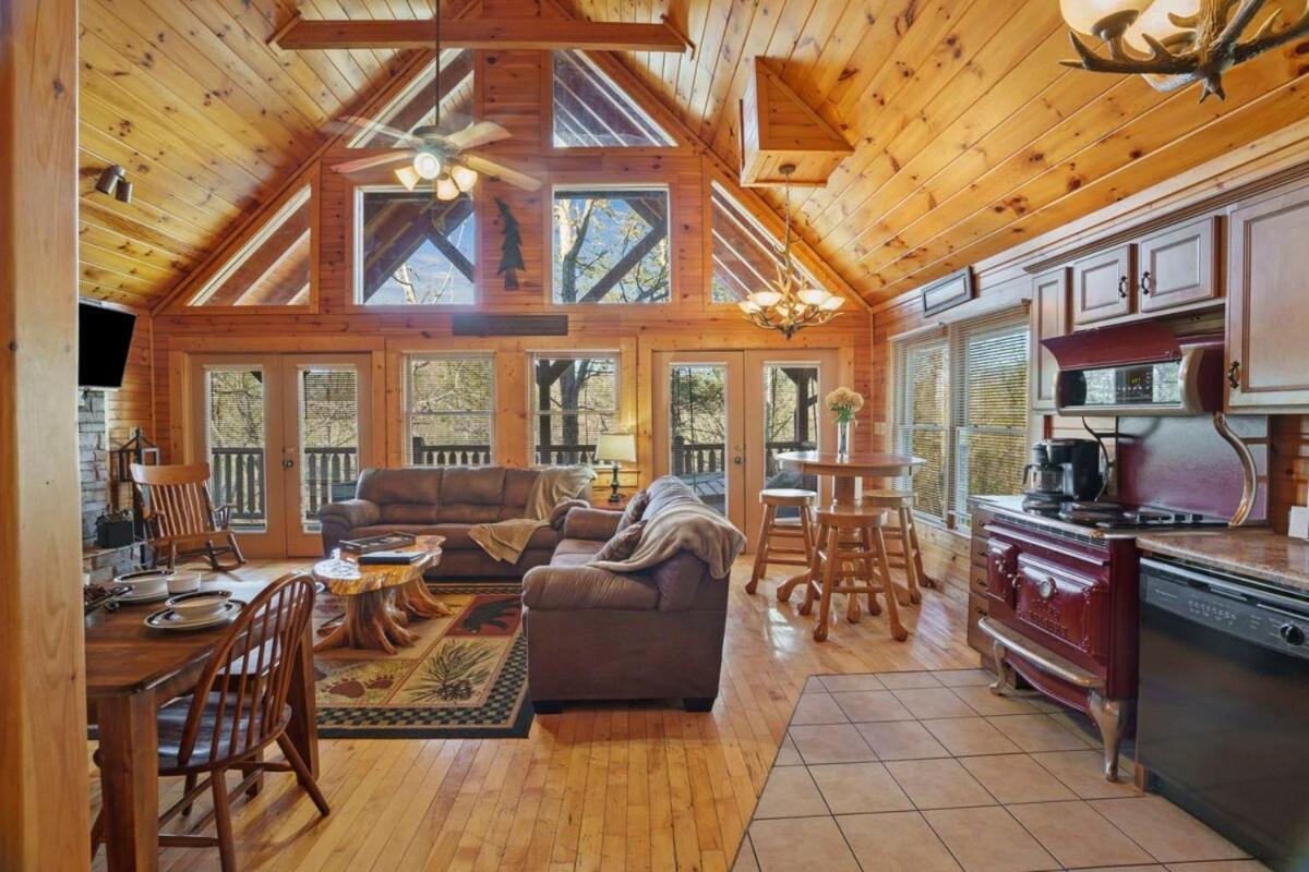 גטלינבורג Stunning Mountain Cabin W Hot Tub מראה חיצוני תמונה